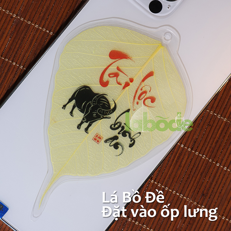 lá bồ đề tuổi sửu đặt vào ốp lưng