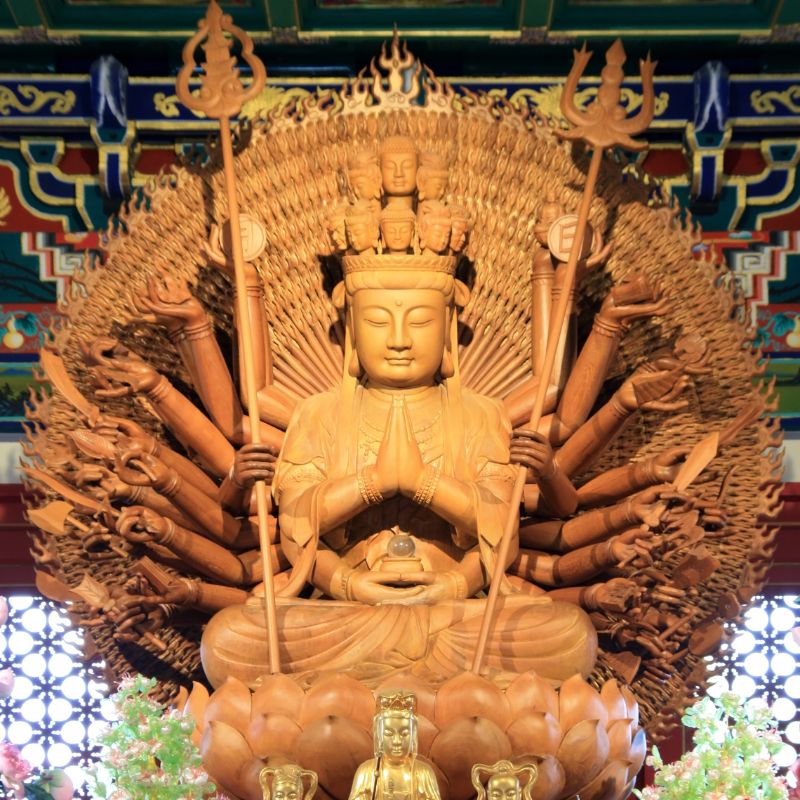 phật bản mệnh thiên thủ thiên nhãn bảo hộ cho tuổi tý